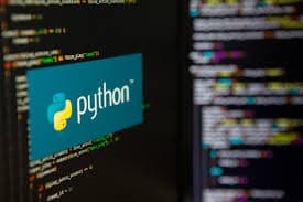 Best five apps to learn Python and some essential tips